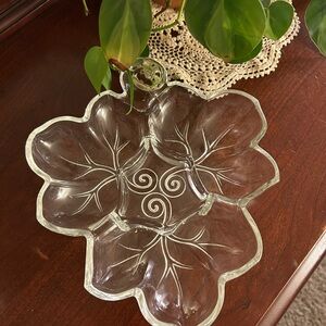Heavy Glass Snack Serving Tray Bowl Vintage Leaf Pattern 4 Well